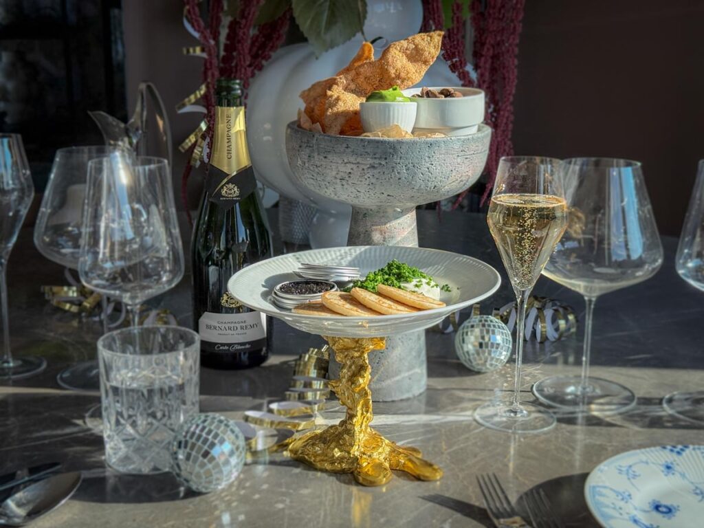 Nytårsmenu ud af huset i Odense – 5 lækre retter, som er nemme at gøre klar til servering derhjemme