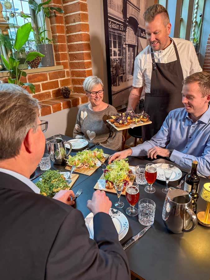 Smoerrebroed-adlibitum-odense_2 Book bord til smørrebrød ad libitum i Odense
